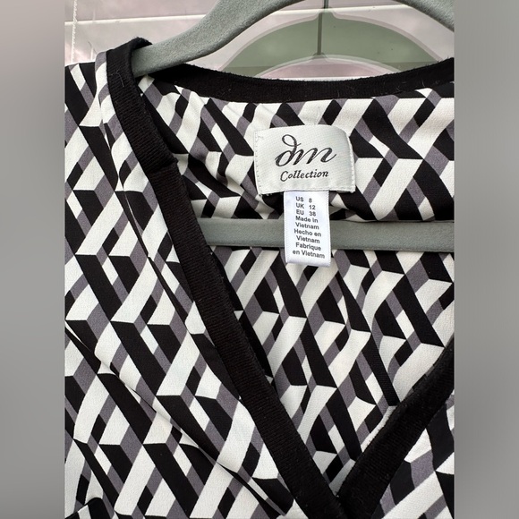 DM Collection Black & White V Neck Geometric Print Dress - Picture 4 of 8